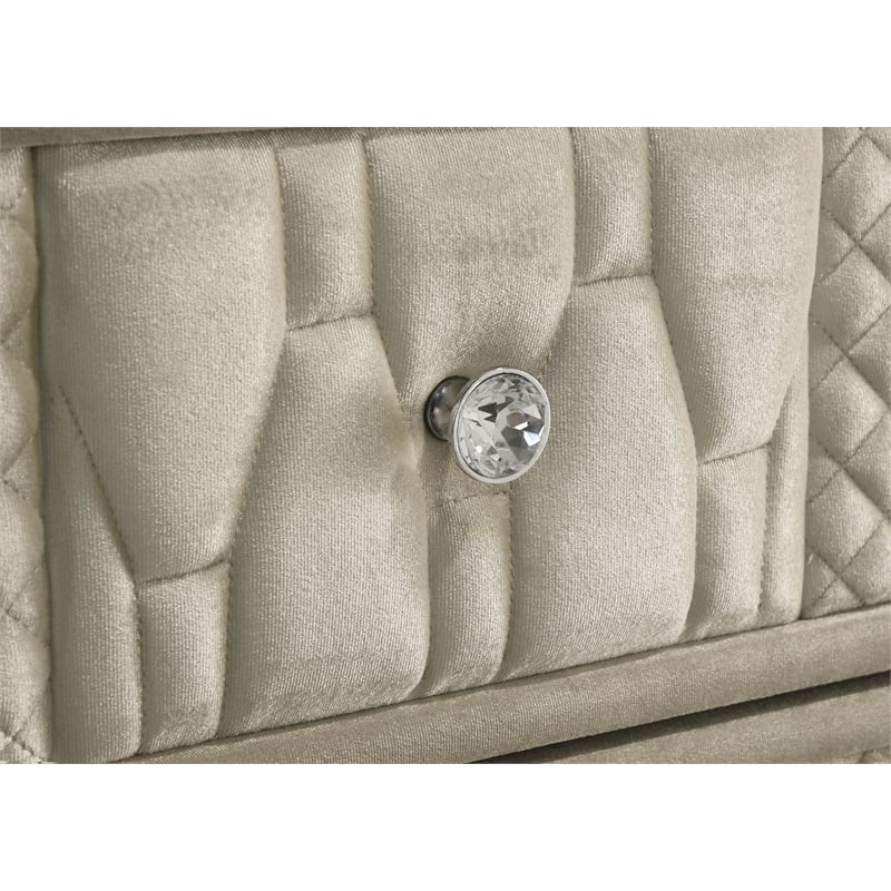 Coaster Lorient 5-drawer Traditional Wood LED Chest in Ivory/Camel