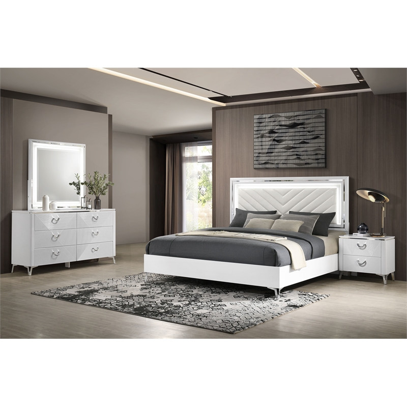 Coaster Cassia 4-Piece Wood Eastern King LED Bedroom Set in White High Gloss