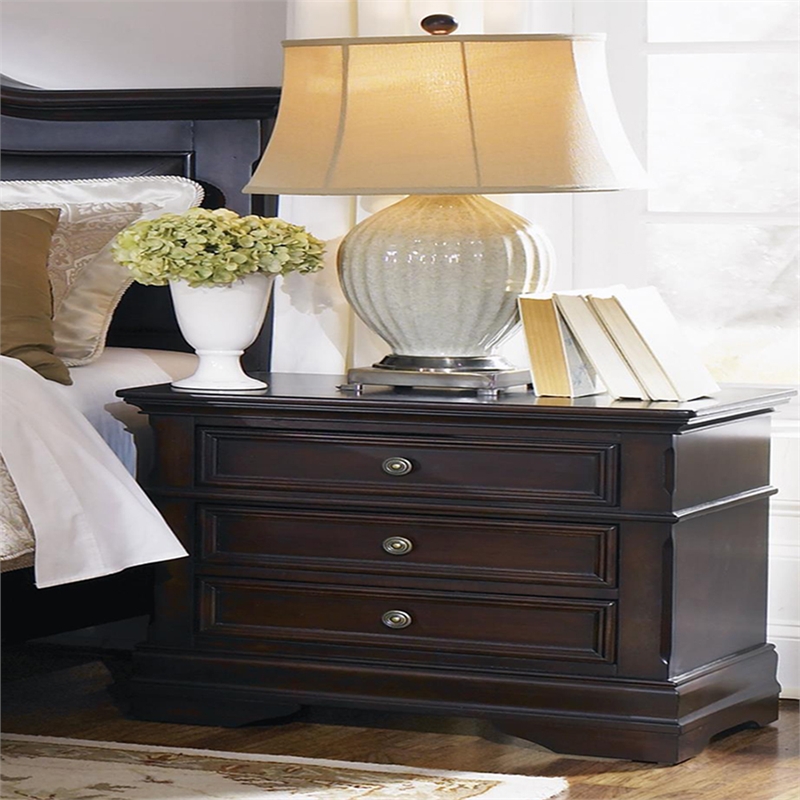 Coaster Cambridge Traditional 3-Drawer Wood Nightstand in Cappuccino