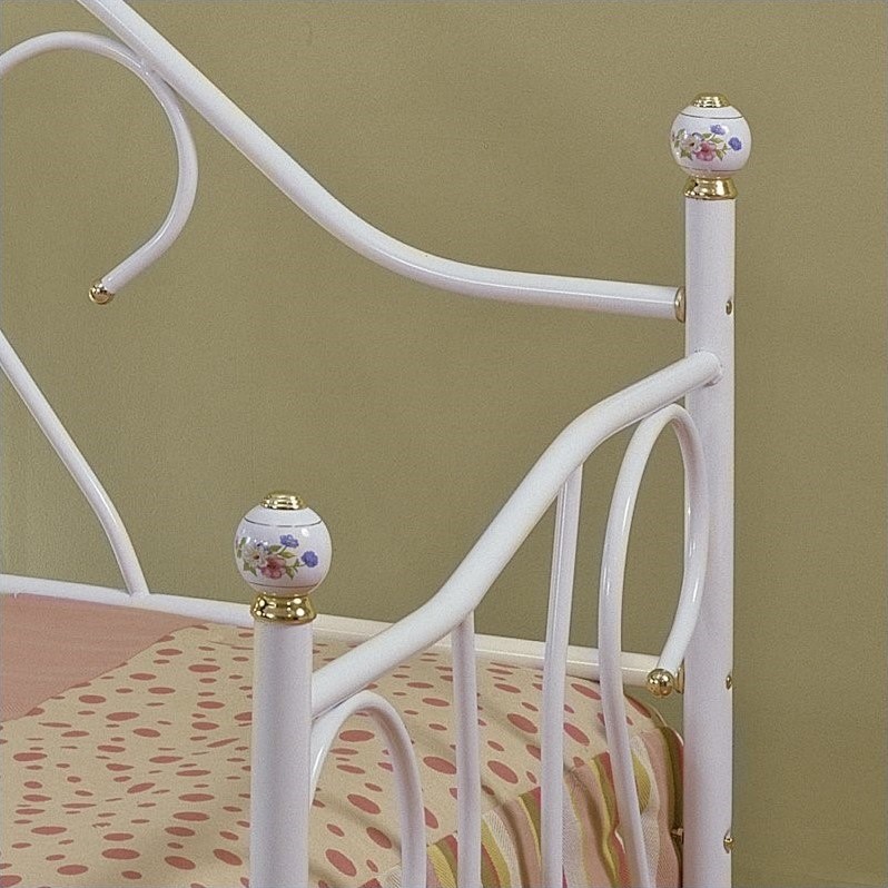 Hillsdale Bristol Metal Daybed in White Finish 182DBLHXX