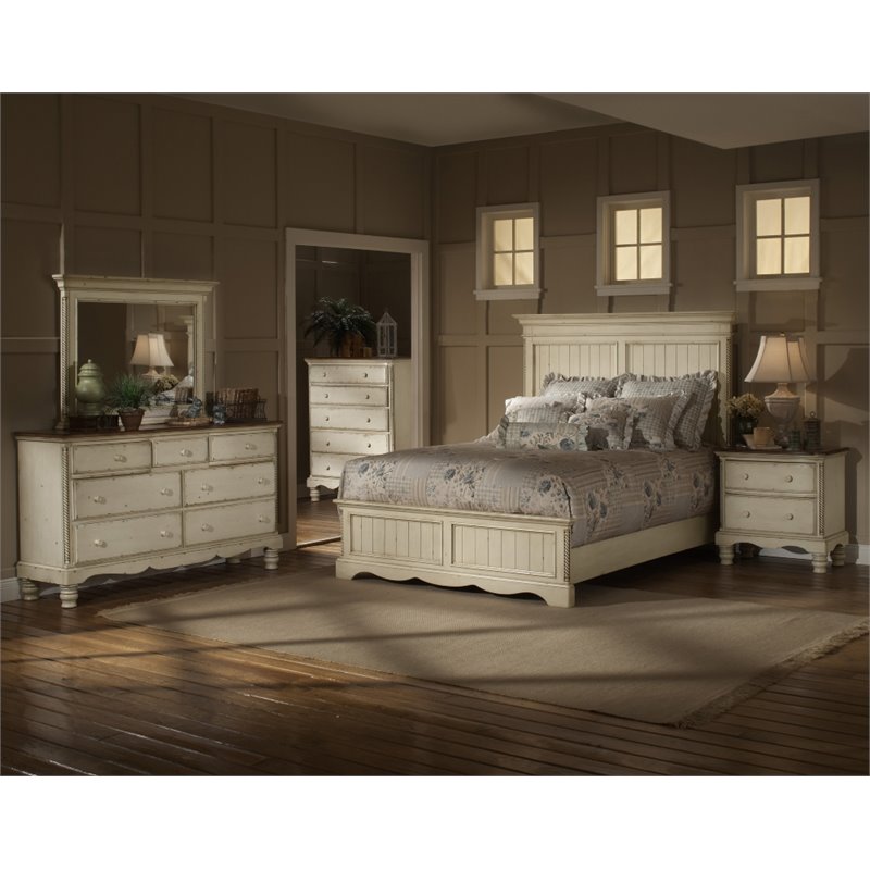 Hillsdale Wilshire Panel Bed in Antique White 1172673BXR