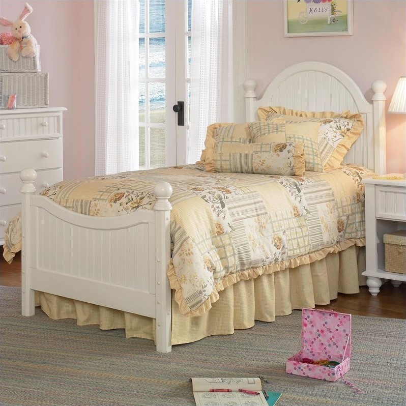 Hillsdale Westfield Poster Bed in Off-White Finish - 1354BXR