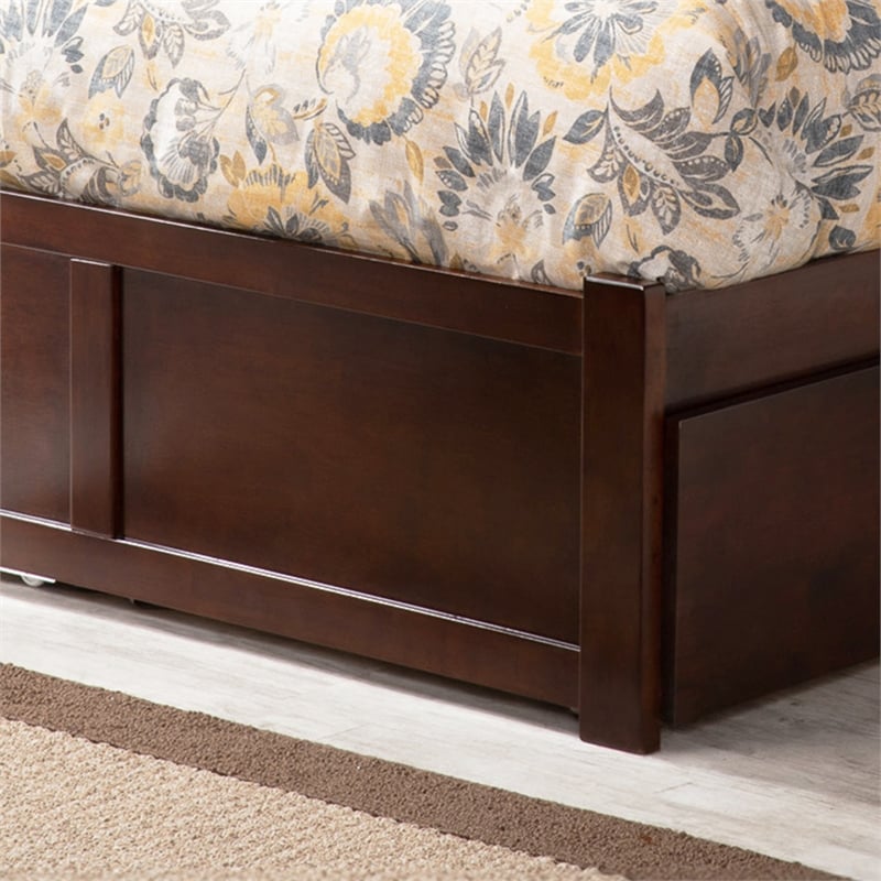 Madison Full Wood Platform Bed with Footboard and Twin Trundle in Walnut