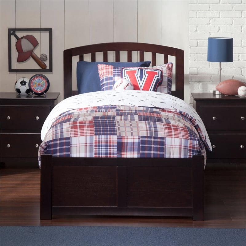 Richmond Twin Wood Platform Bed with Footboard and Twin Trundle in Espresso