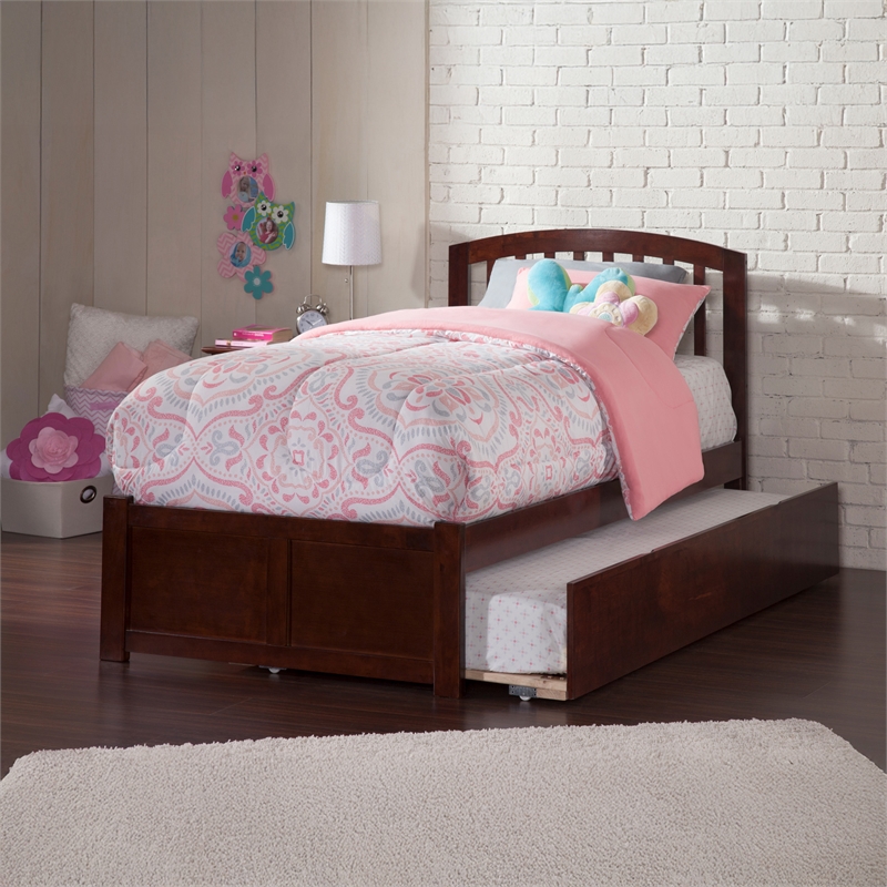 Richmond Twin Wood Platform Bed with Footboard and Twin Trundle in Walnut