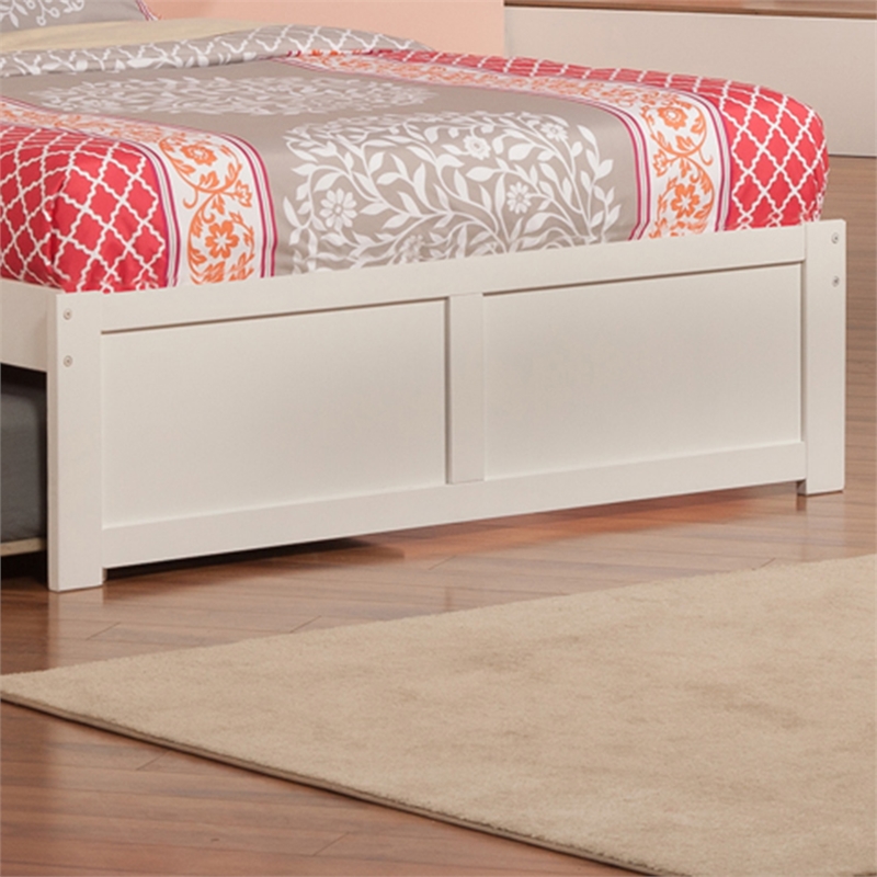 Richmond Full Wood Platform Bed with Footboard and Twin Trundle in White