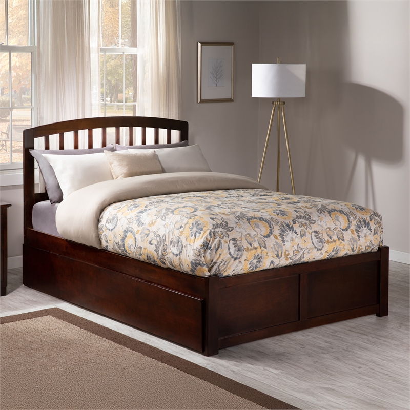 Richmond Full Wood Platform Bed with Footboard and Twin Trundle in Walnut