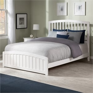 Richmond Queen Wood Foundation Bed with Matching Footboard in White