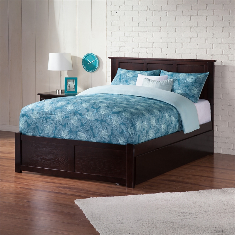 Madison Queen Wood Platform Bed with Footboard and Twin XL Trundle in Espresso