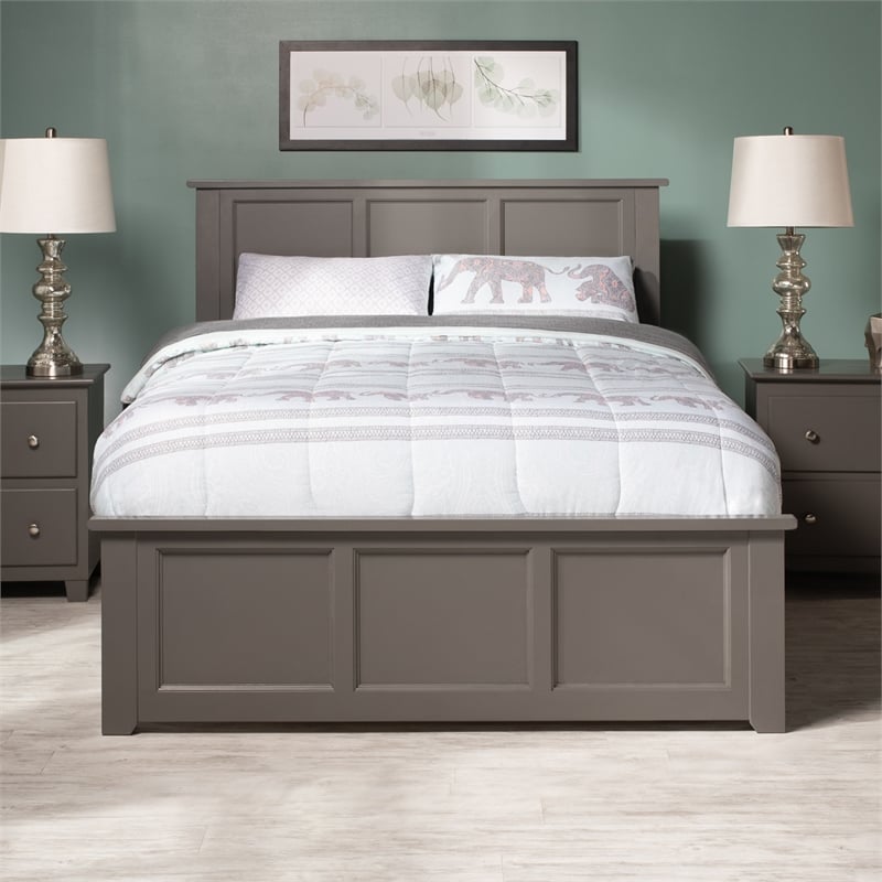 Madison Queen Platform Bed with Matching Footboard & Twin XL Trundle in Grey
