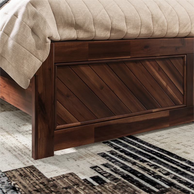 Berkshire Queen Low Wood Platform Bed with Matching Footboard in Barnwood