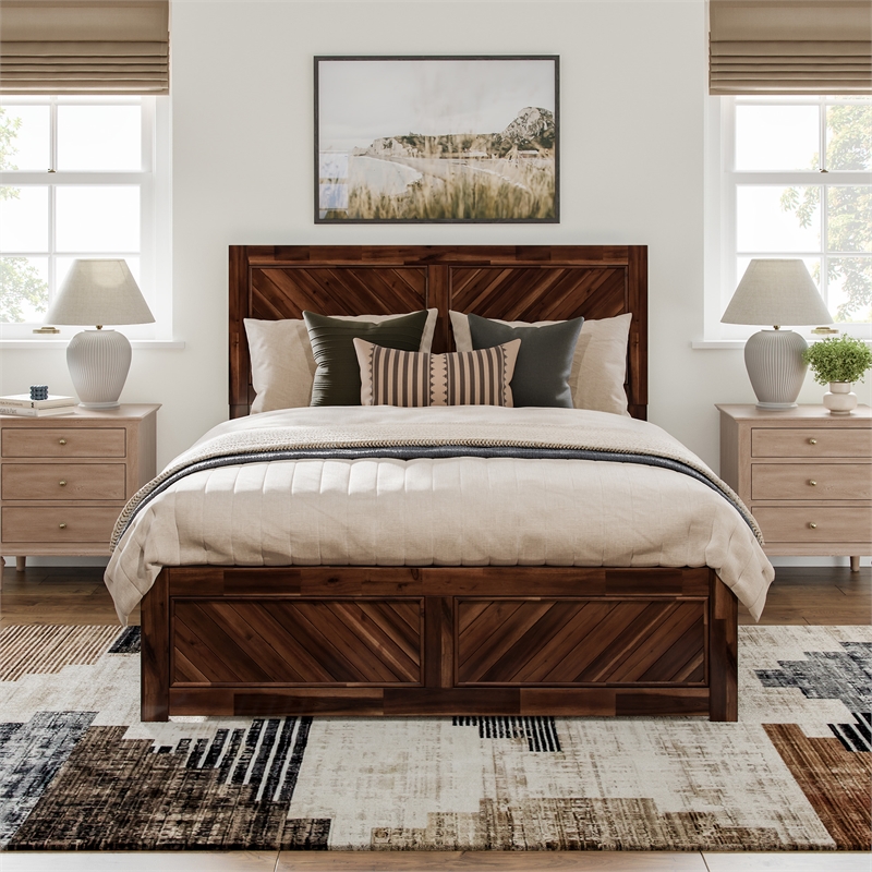 Berkshire Queen Low Wood Platform Bed with Matching Footboard in Barnwood