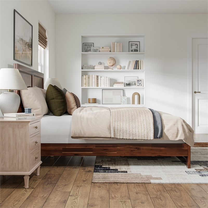 Berkshire Queen Low Wood Platform Bed with Matching Footboard in Barnwood