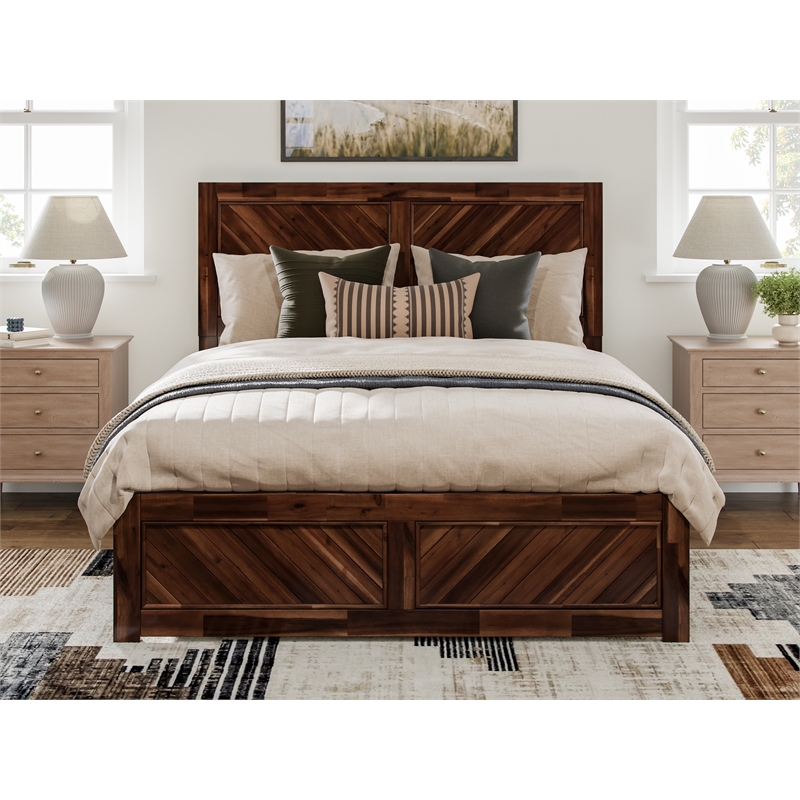 Berkshire Queen Low Wood Platform Bed with Matching Footboard in Barnwood