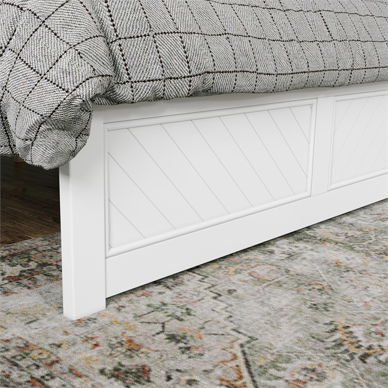 Canyon Queen Wood Platform Bed with Matching Footboard in White