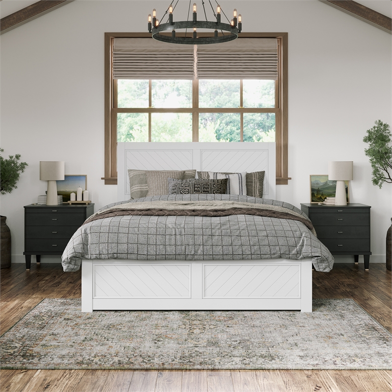 Canyon Queen Wood Platform Bed with Matching Footboard in White