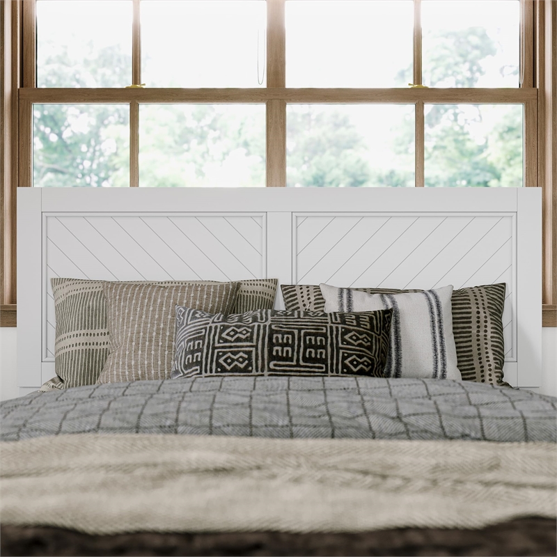 Canyon Queen Wood Platform Bed with Matching Footboard & Trundle in White