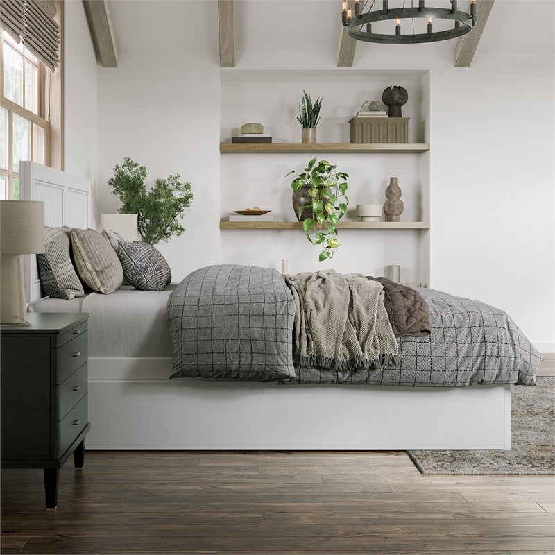 Canyon Queen Wood Platform Bed with Matching Footboard & Trundle in White