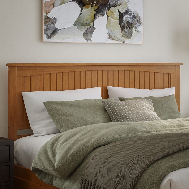 Nantucket King Wood Platform Bed with Footboard and TXL Trundle in Light Toffee