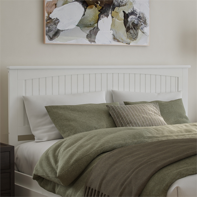 Nantucket King Wood Platform Bed with Matching Footboard & TXL Trundle in White