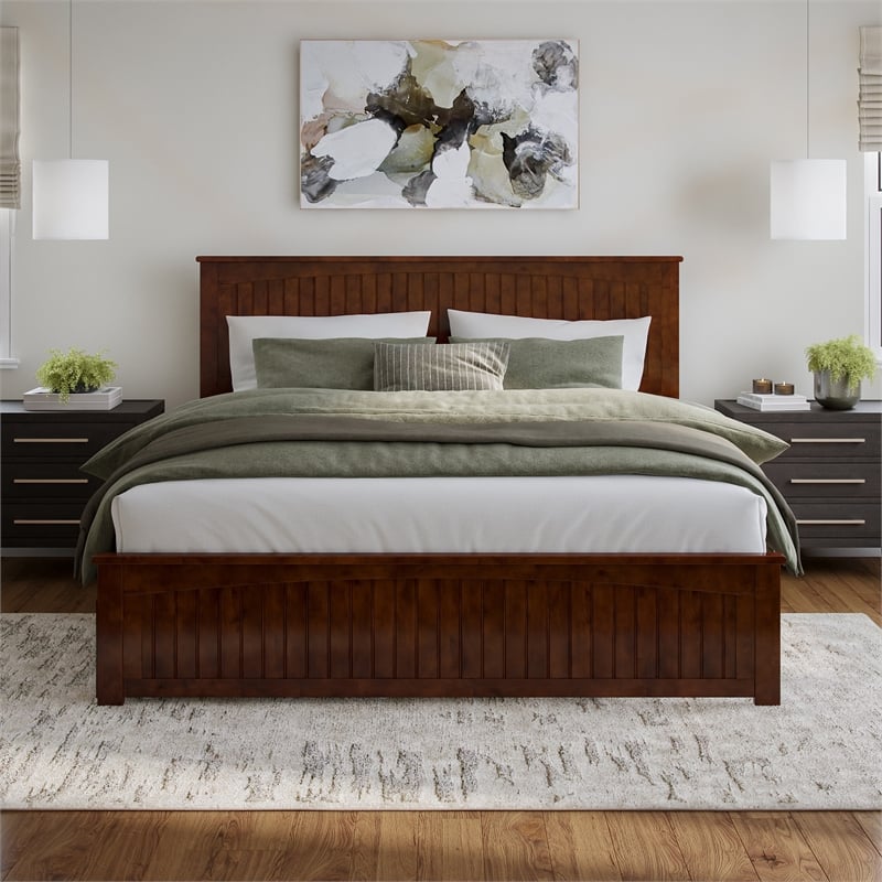 Nantucket King Wood Platform Bed with Matching Footboard & TXL Trundle in Walnut