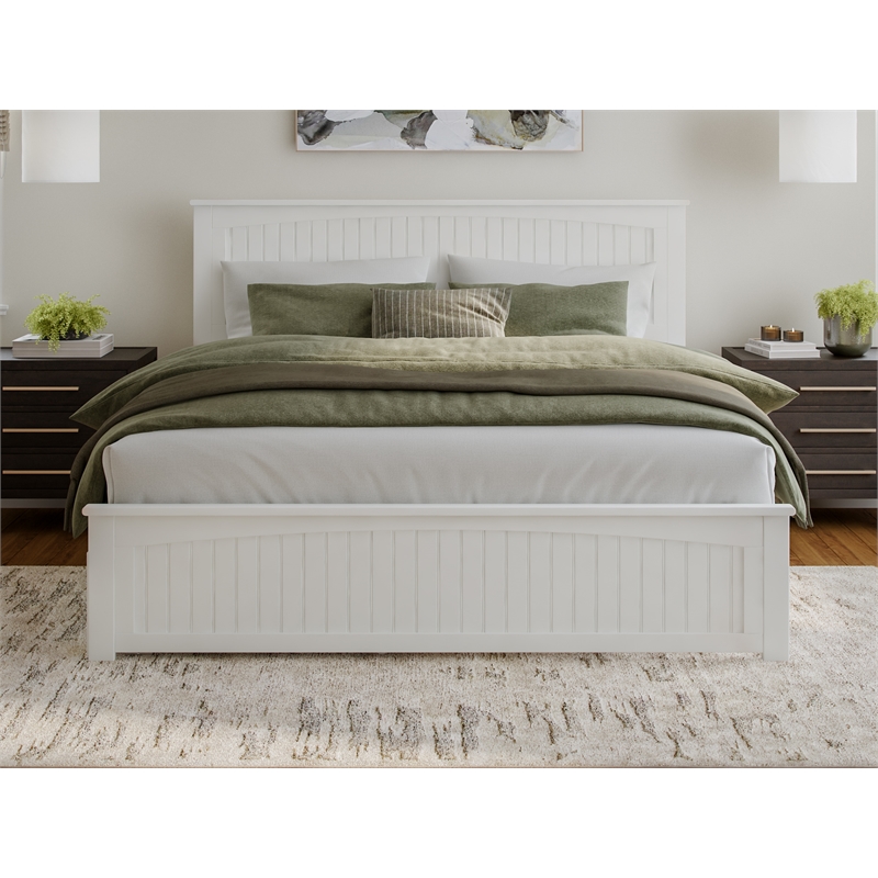Nantucket King Wood Platform Bed with Matching Footboard and Drawers in White