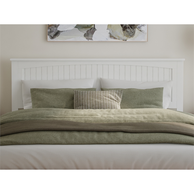 Nantucket King Wood Platform Bed with Matching Footboard and Drawers in White