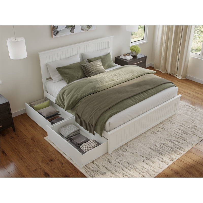 Nantucket King Wood Platform Bed with Matching Footboard and Drawers in White