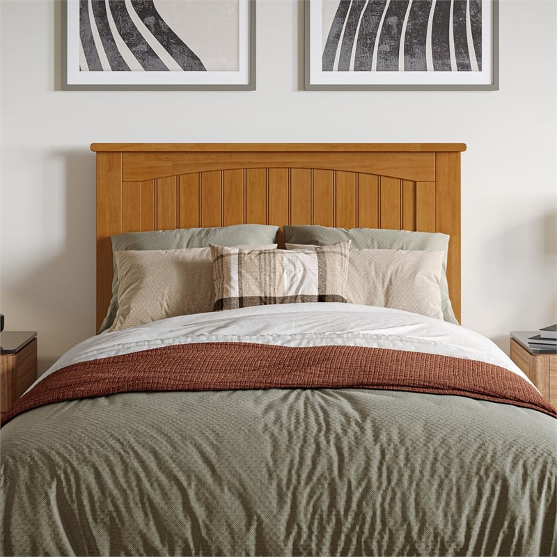Nantucket Twin XL Platform Bed with Matching Footboard & Drawers in Light Toffee