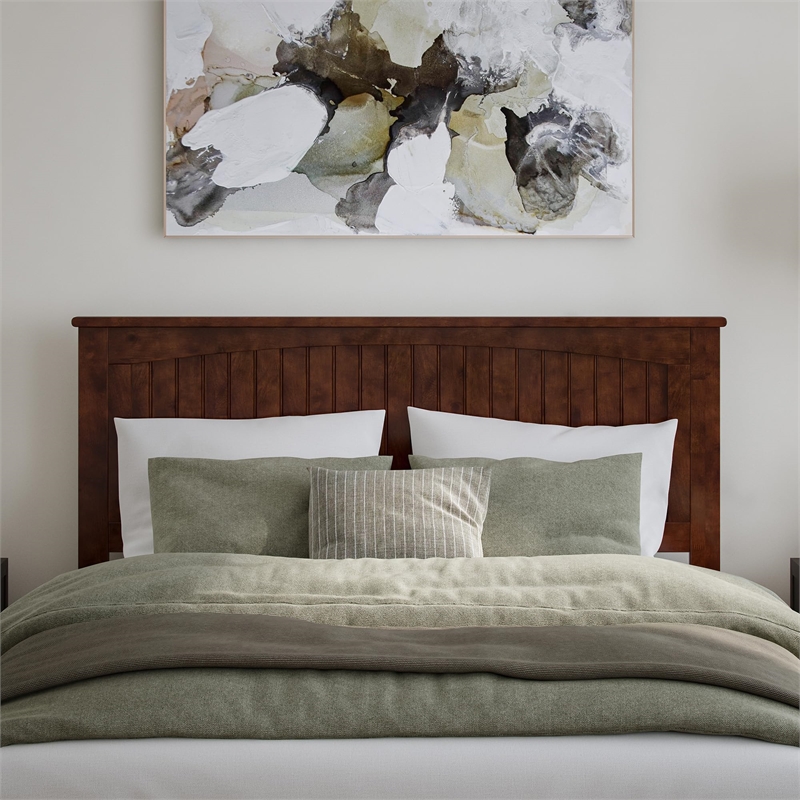 Nantucket Queen Wood Platform Bed with Footboard and Twin XL Trundle in Walnut