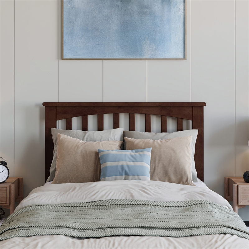 Everett Twin XL Wood Platform Bed with Panel Footboard & TXL Trundle in Walnut