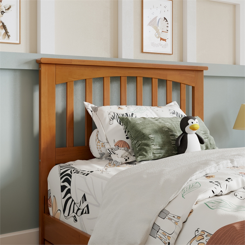 Everett Twin Platform Bed with Panel Footboard & Twin Trundle in Light Toffee