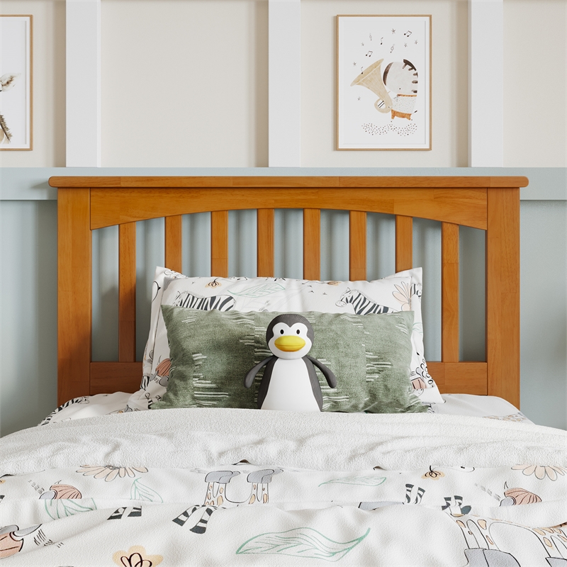 Everett Twin Platform Bed with Panel Footboard & Twin Trundle in Light Toffee