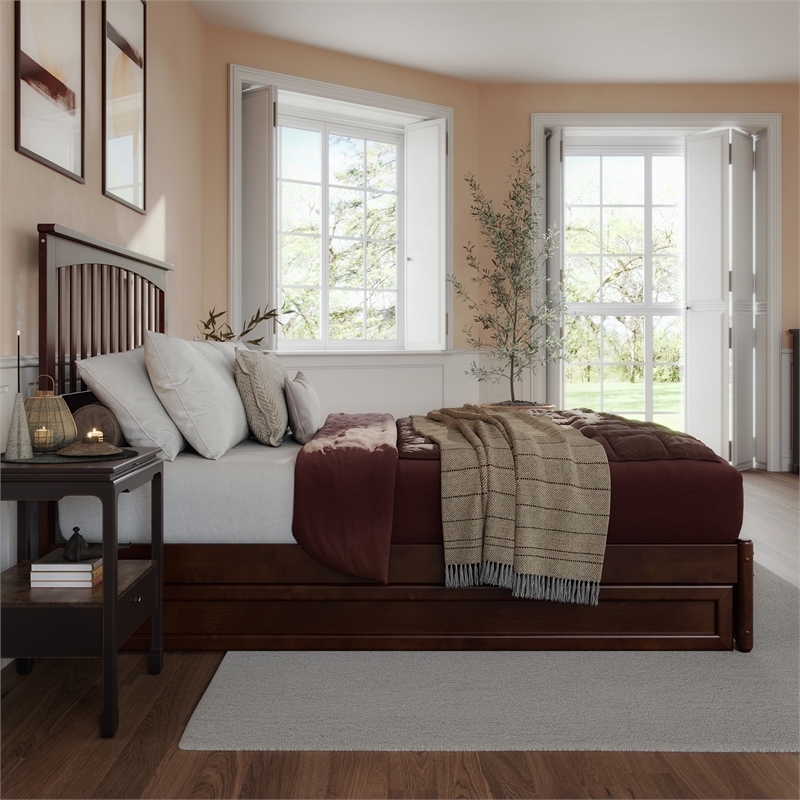 Everett Queen Wood Platform Bed with Panel Footboard & Twin XL Trundle in Walnut