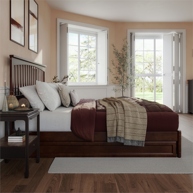 Everett King Wood Platform Bed with Panel Footboard & Twin XL Trundle in Walnut