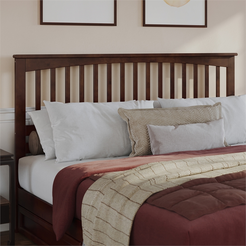 Everett King Wood Platform Bed with Panel Footboard & Twin XL Trundle in Walnut