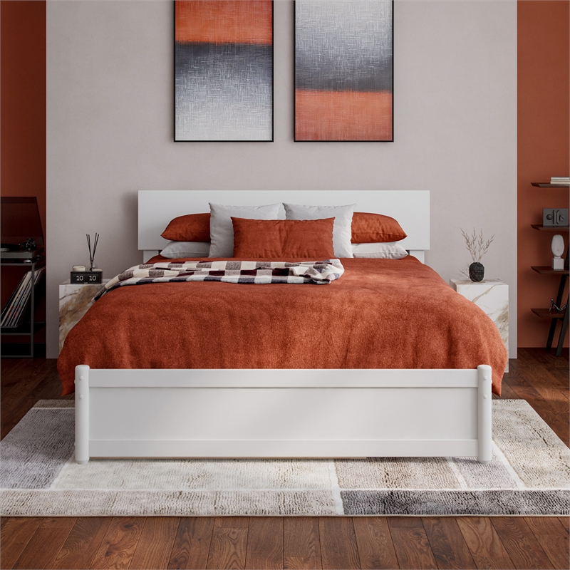Wesley Full Wood Platform Bed with Panel Footboard and Twin Trundle in White