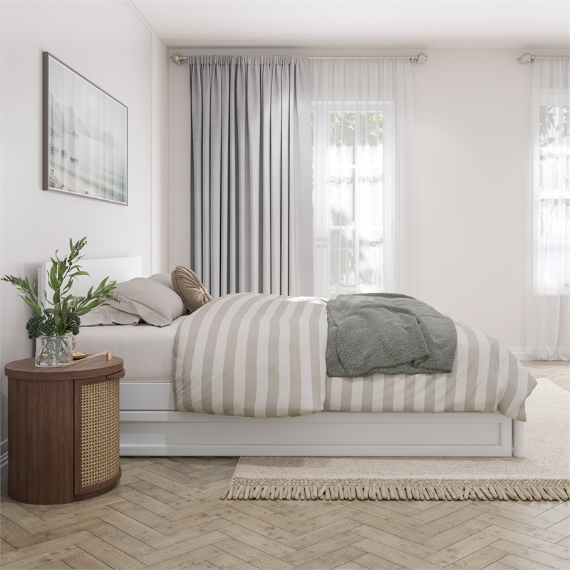 Wesley Queen Wood Platform Bed with Panel Footboard and Twin XL Trundle in White