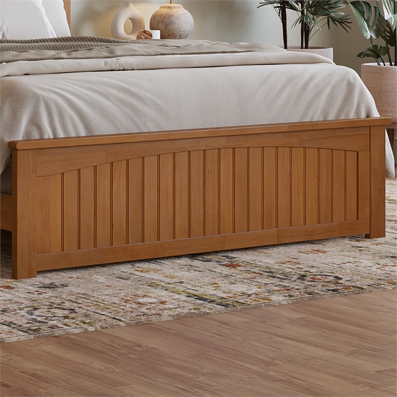 Nantucket Queen Wood Foundation Bed with Matching Footboard in Light Toffee
