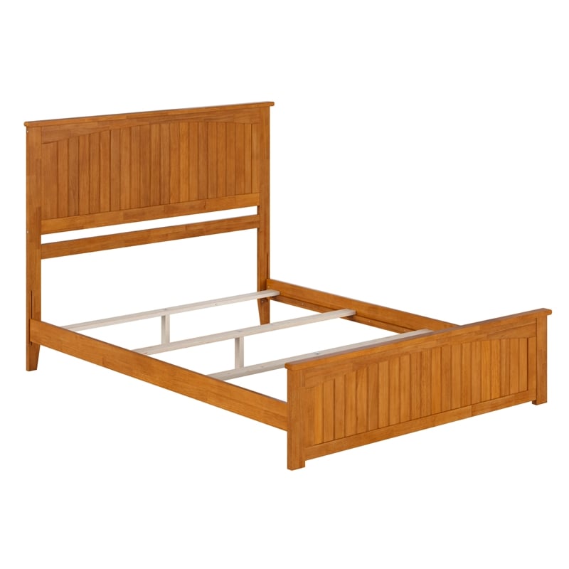 Nantucket Queen Wood Foundation Bed with Matching Footboard in Light Toffee