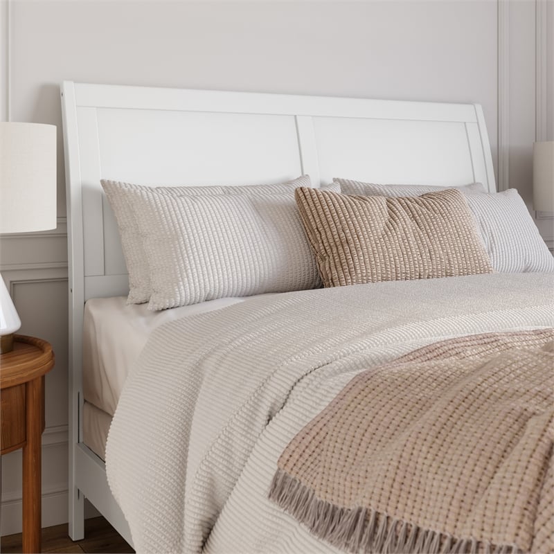 Portland Queen Wood Platform Bed with Matching Footboard & Trundle in White