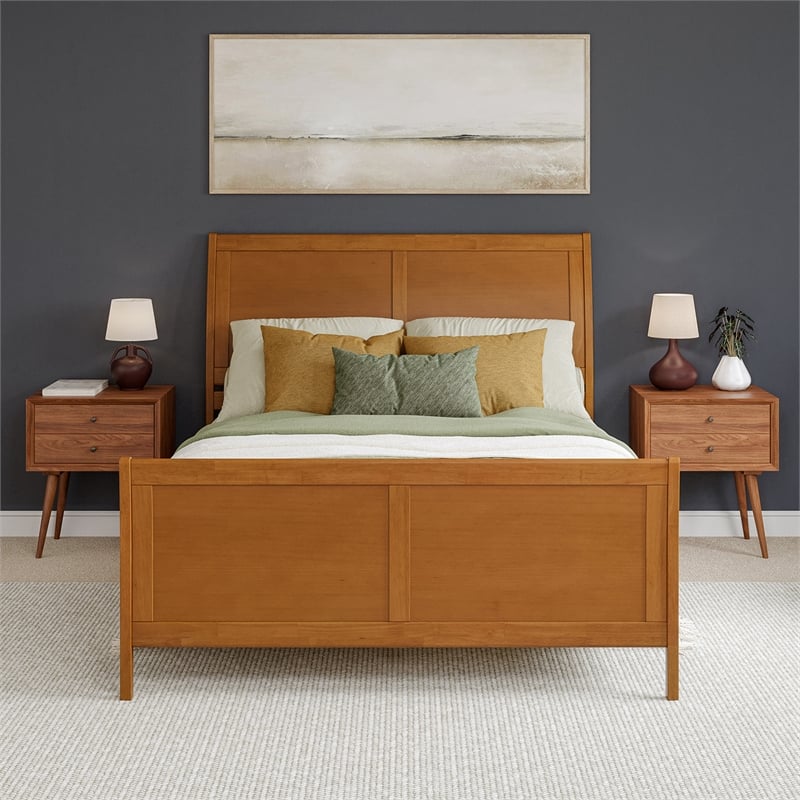 Valencia Queen Low Wood Platform Bed with Matching Footboard in Light Toffee