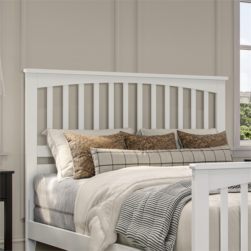 Brooklyn Queen Wood Foundation Bed with Matching Footboard in White