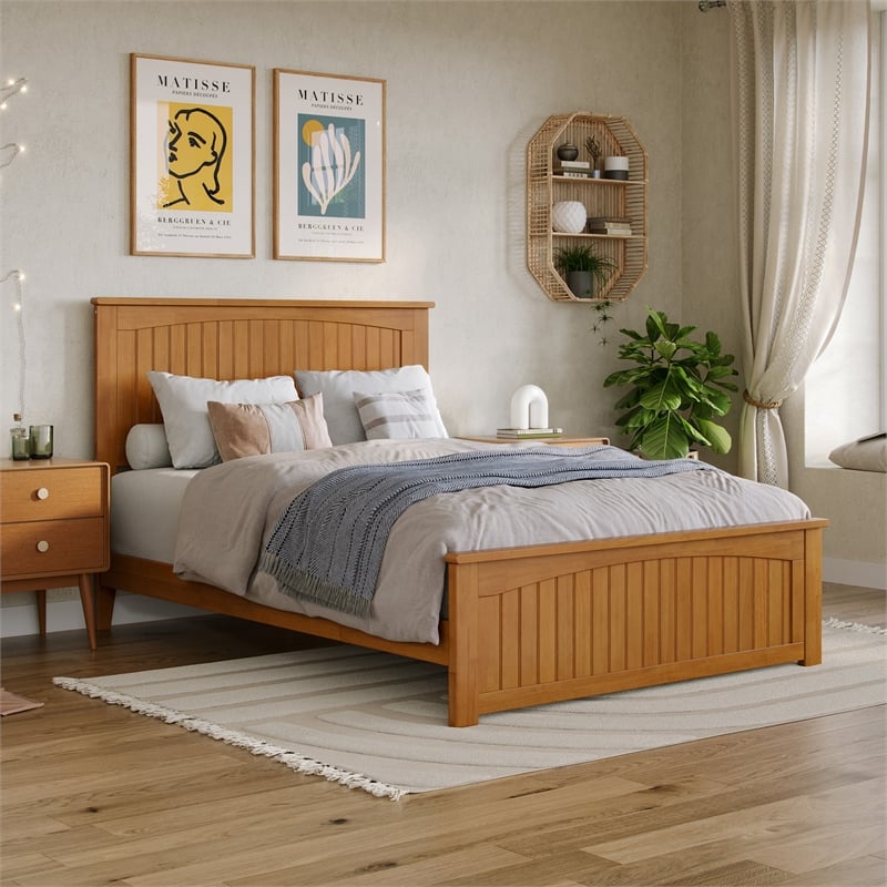 Nantucket Full Low Profile Platform Bed with Matching Footboard in Light Toffee