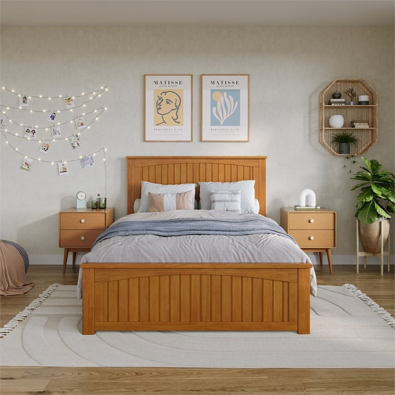 Nantucket Full Low Profile Platform Bed with Matching Footboard in Light Toffee