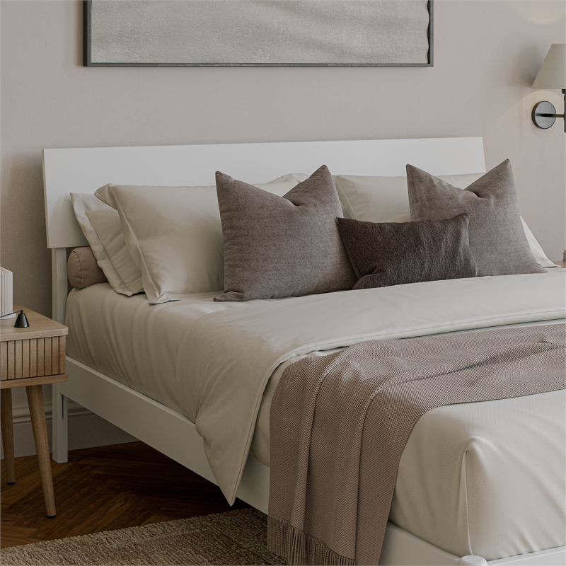 Bradford Queen Wood Platform Bed in White