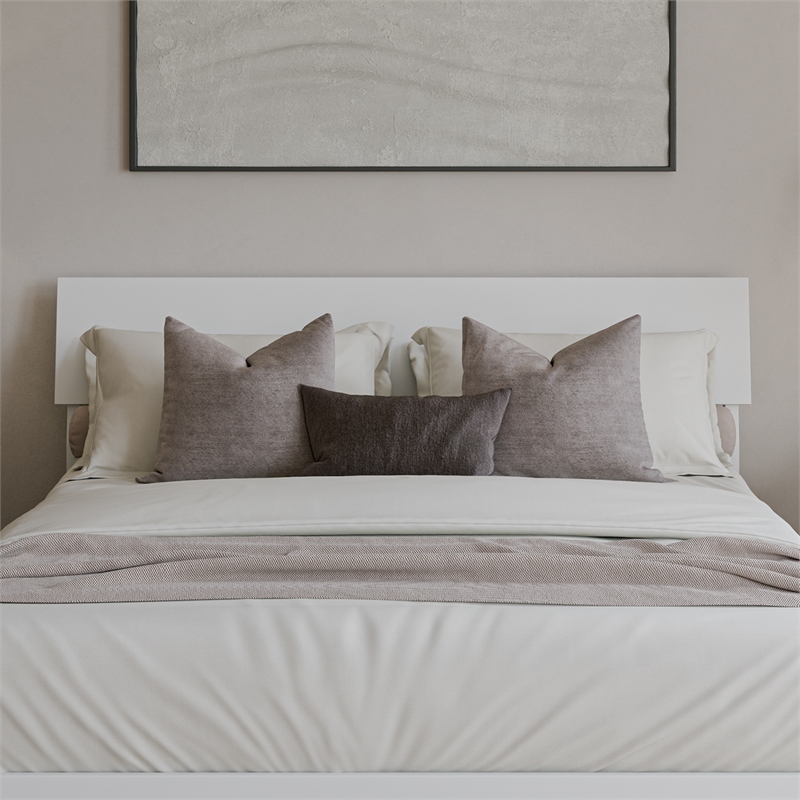 Bradford Queen Wood Platform Bed in White