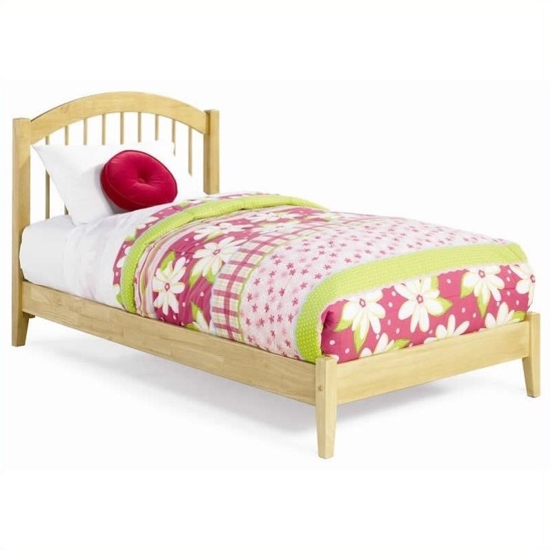 Atlantic Furniture Windsor Platform Bed With Open Footrail In Natural Maple