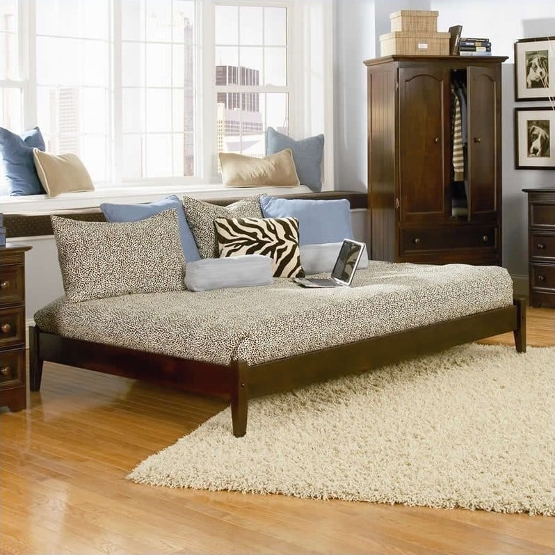 Atlantic Furniture Concord Platform Bed with Open Footrail in Antique
