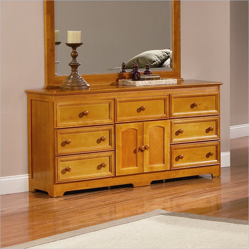 Atlantic Furniture Manhattan 7 Drawer Triple Dresser in Caramel Latte   C 71767